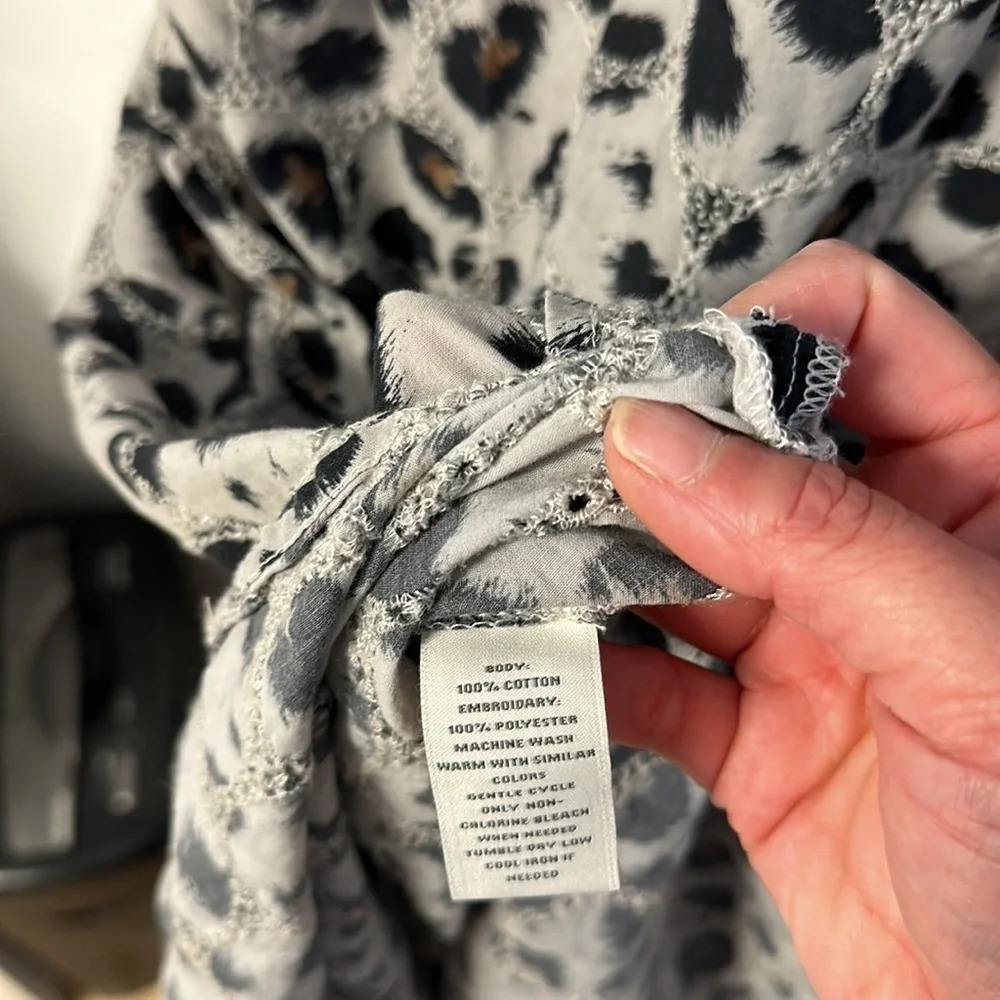 KATE Landry Dress Medium Leopard Print w pockets and size slit. Oversized - Picture 13 of 13